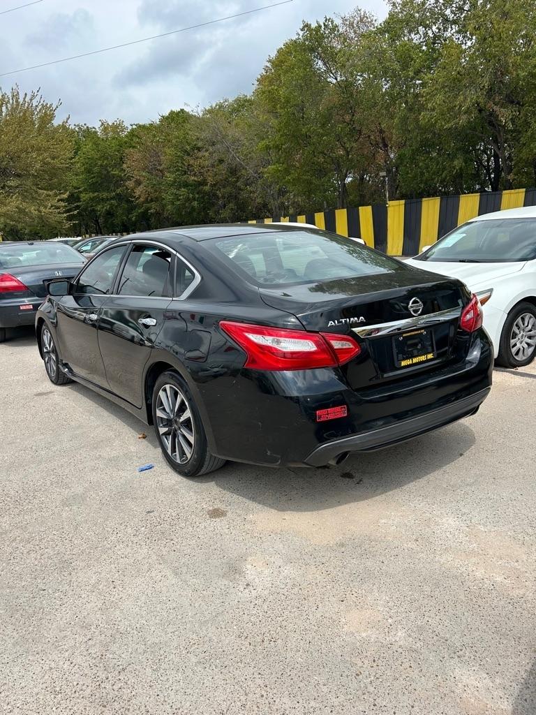Nissan Altima  2016