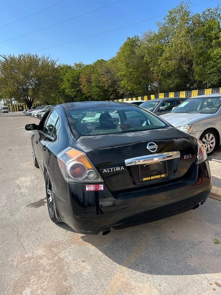 Nissan Altima  2012