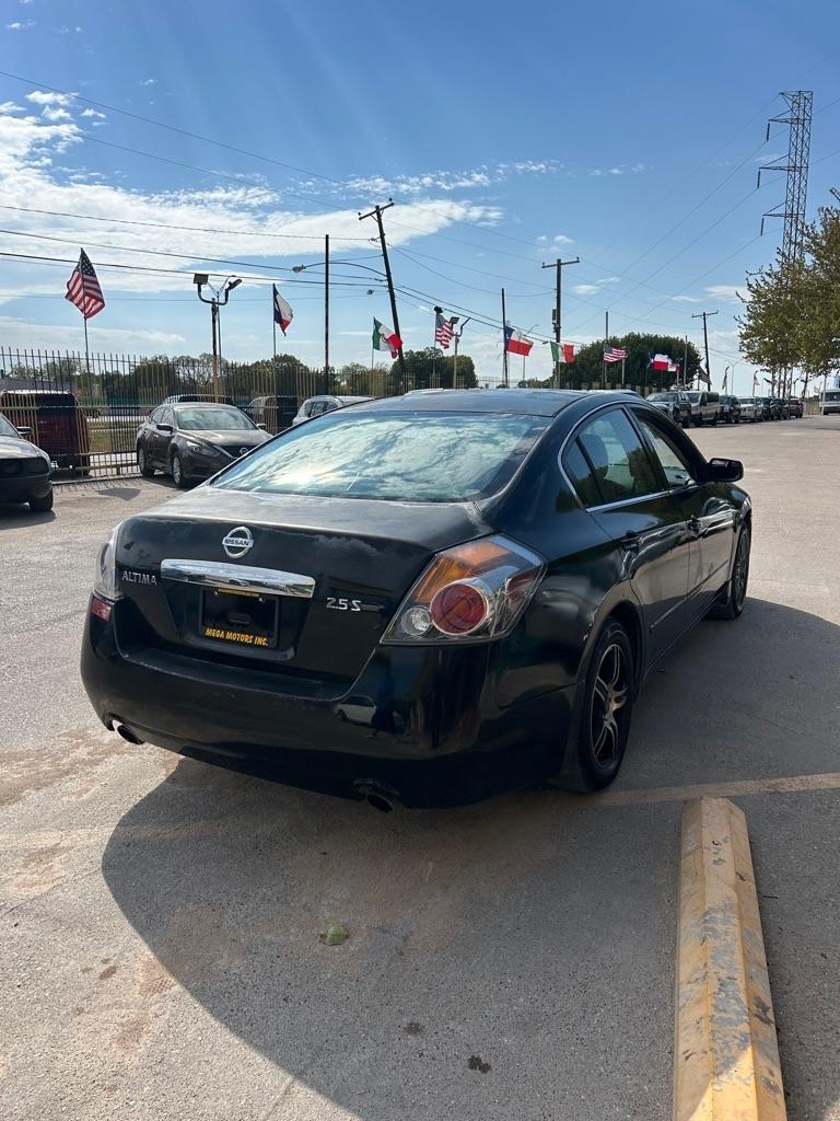 Nissan Altima  2012
