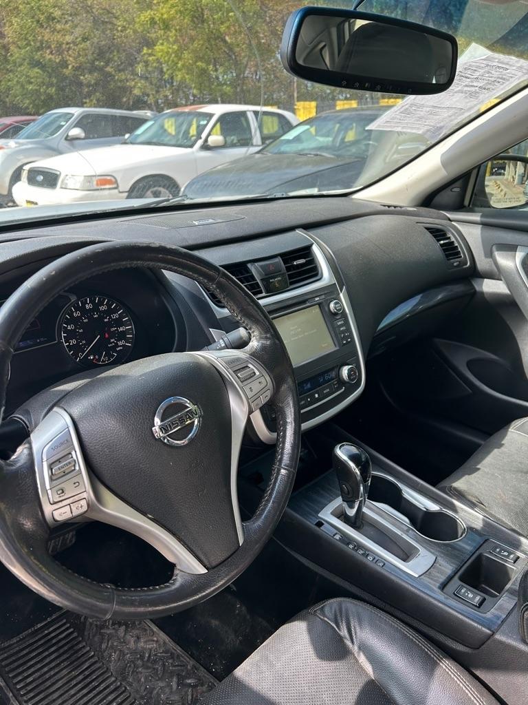 Nissan Altima  2016