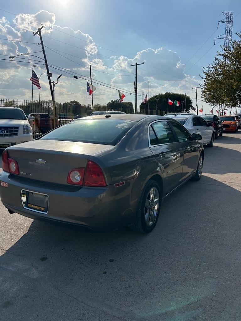 Chevrolet Malibu  2010