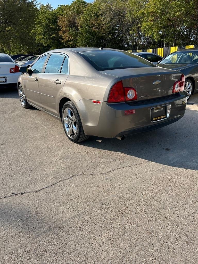 Chevrolet Malibu  2010