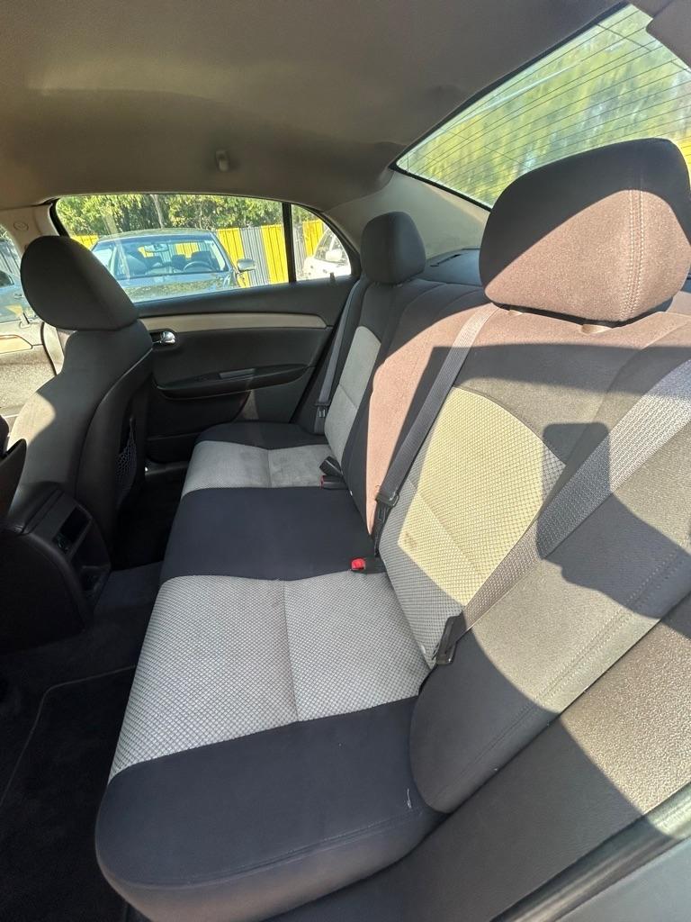 Chevrolet Malibu  2010