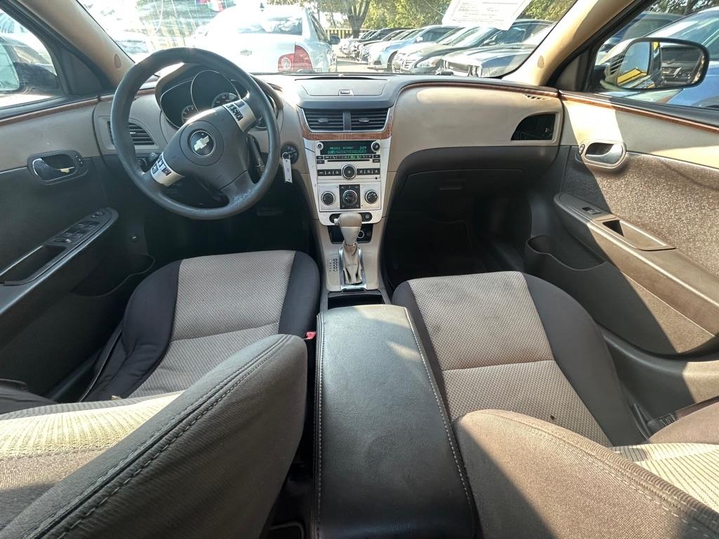 Chevrolet Malibu  2010