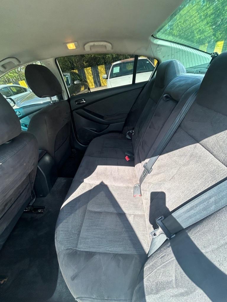 Nissan Altima  2010