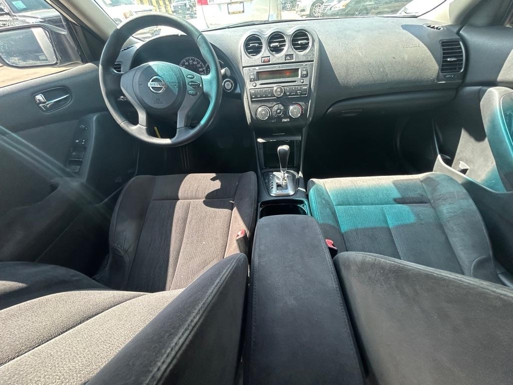 Nissan Altima  2010