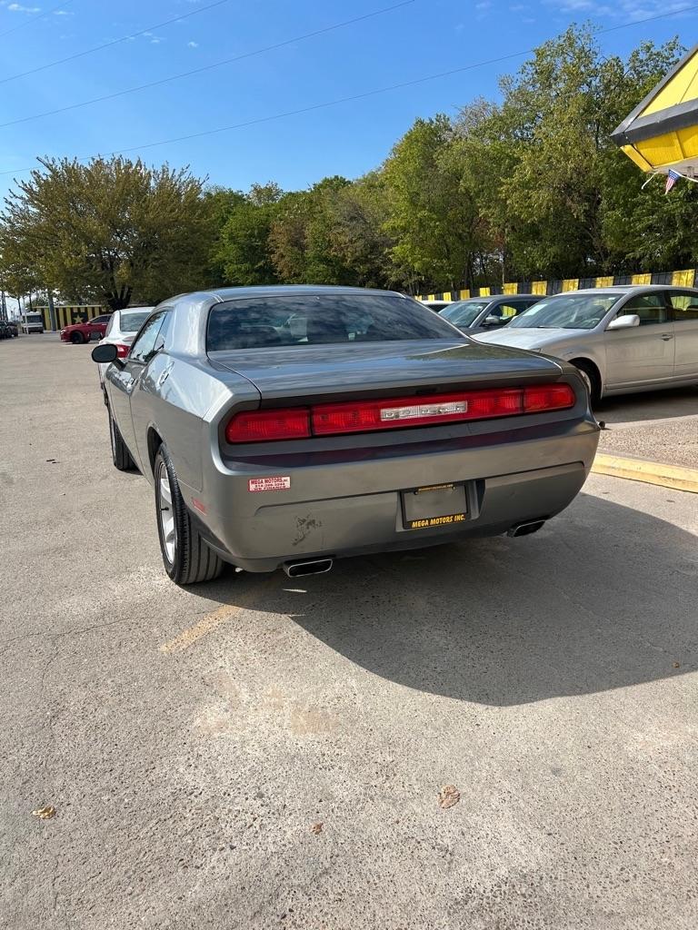 Dodge Challenger  2012