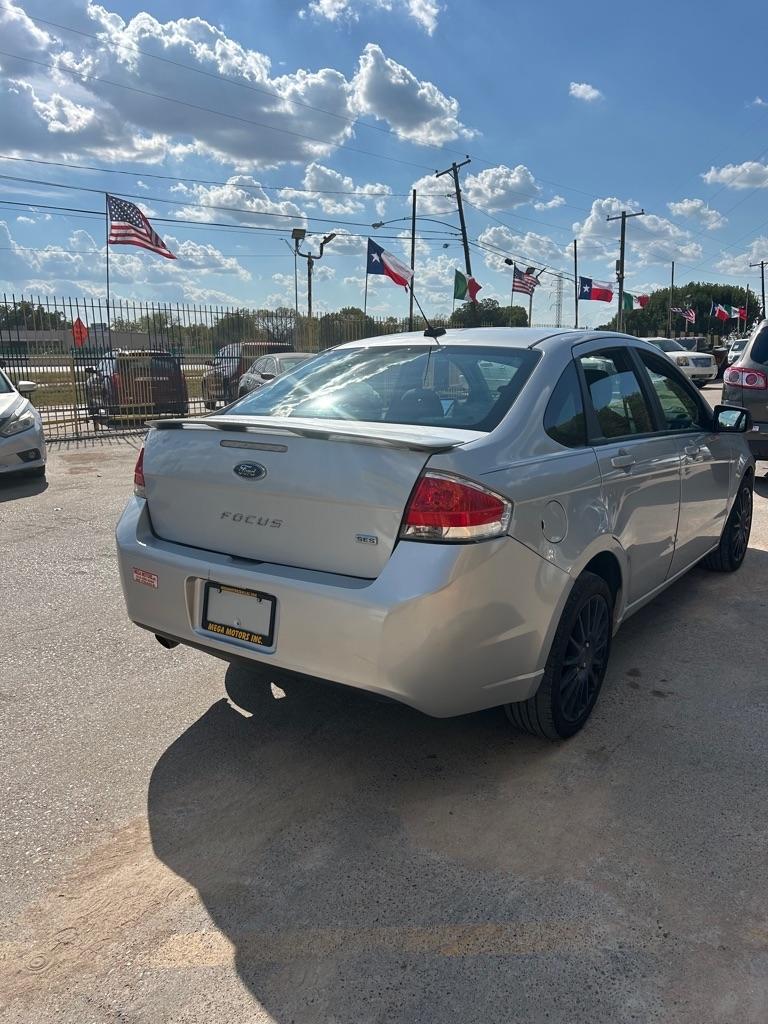 Ford Focus  2011