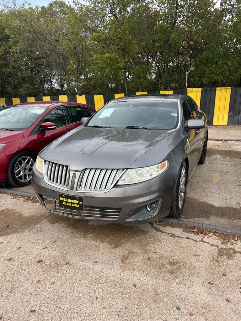 Lincoln MKS  2011