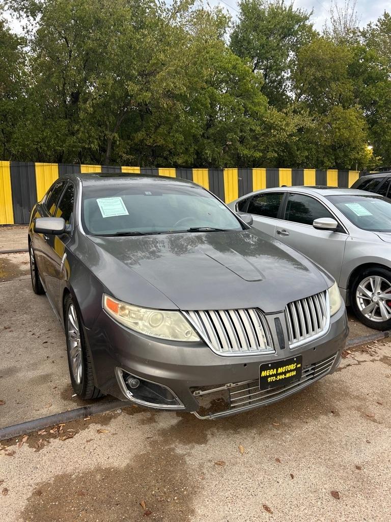 Lincoln MKS  2011