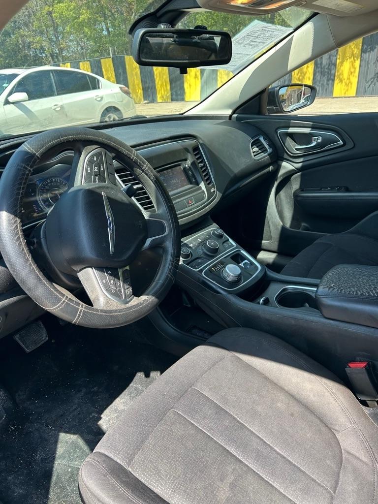 Chrysler 200  2015