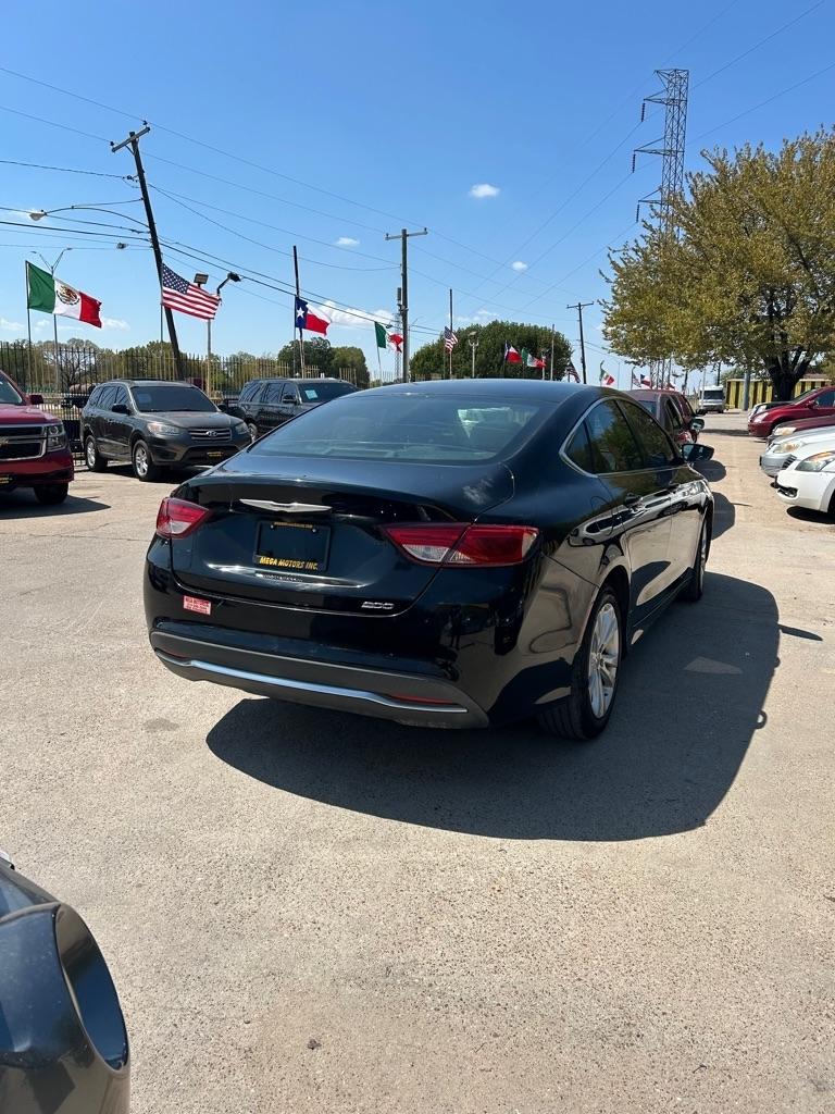 Chrysler 200  2015