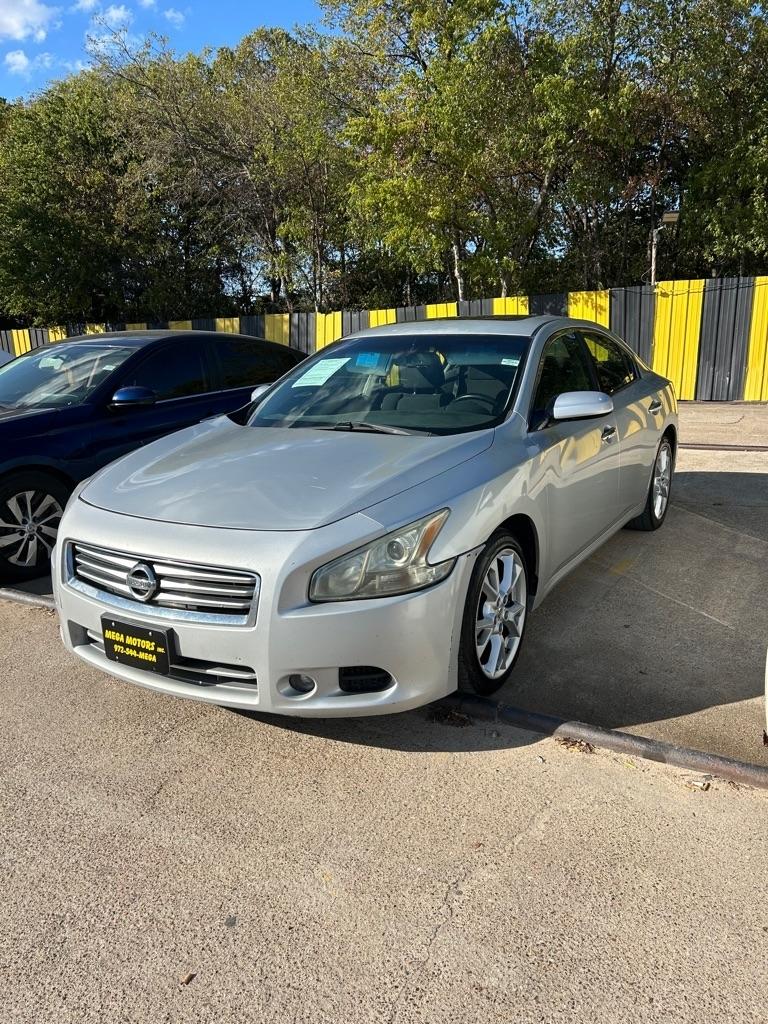 Nissan Maxima  2012