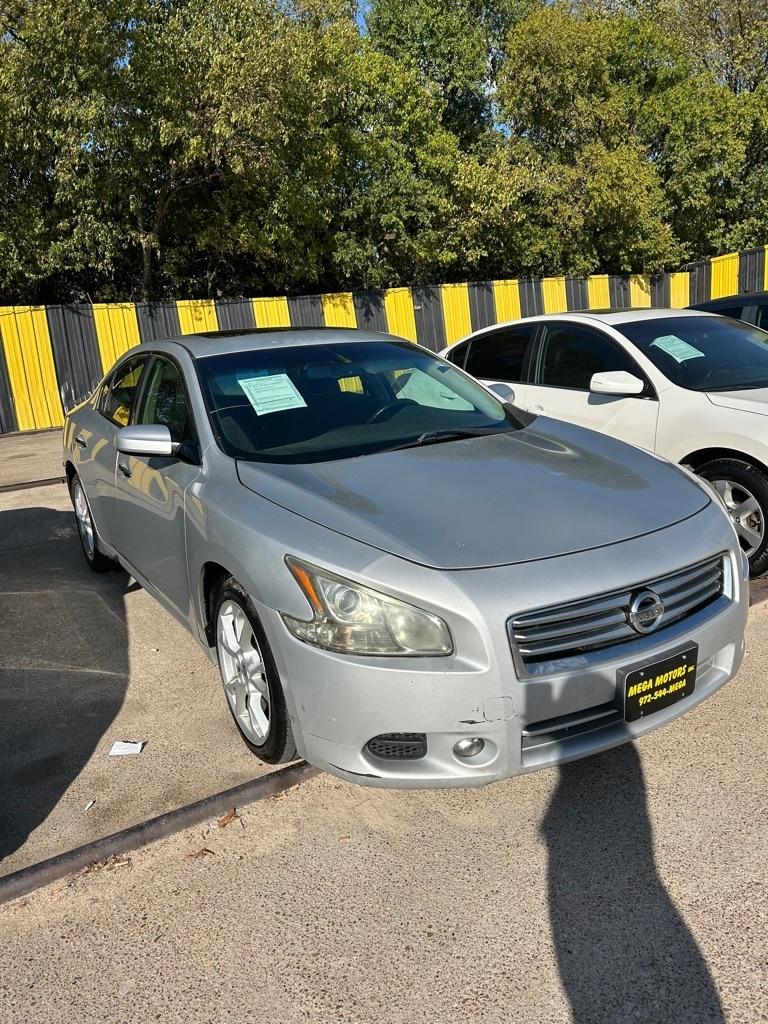 Nissan Maxima  2012