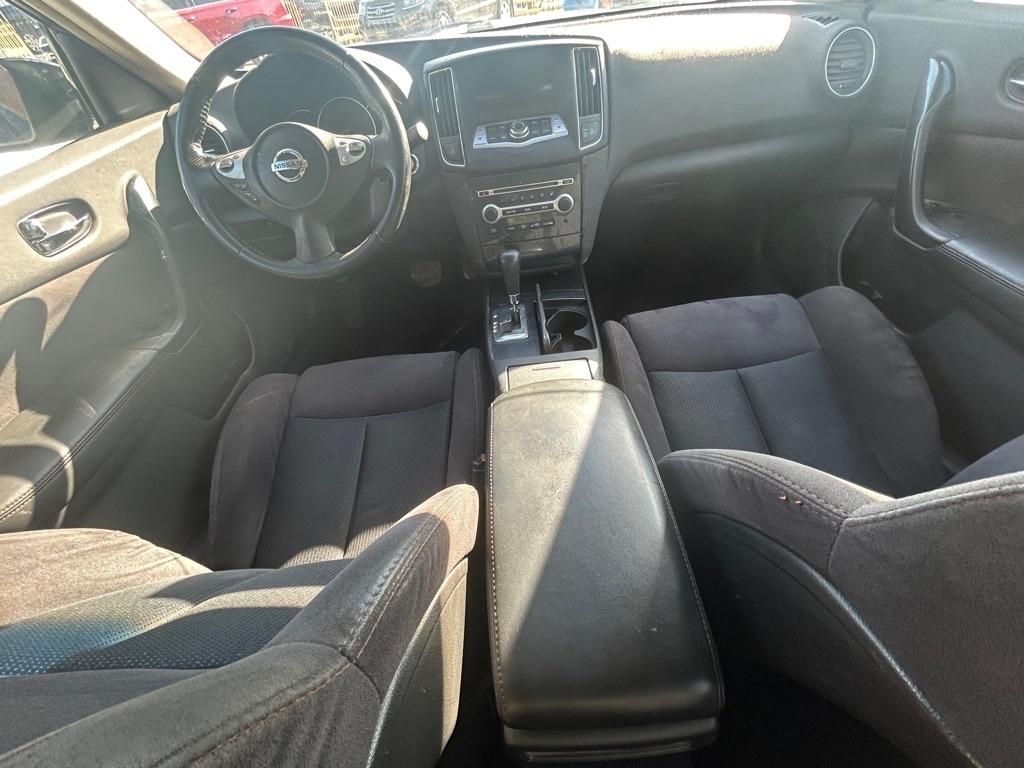 Nissan Maxima  2012