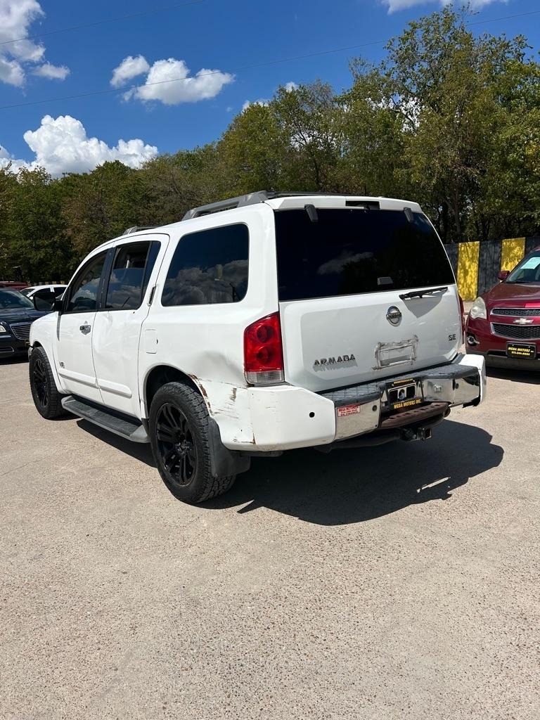 Nissan Armada  2005