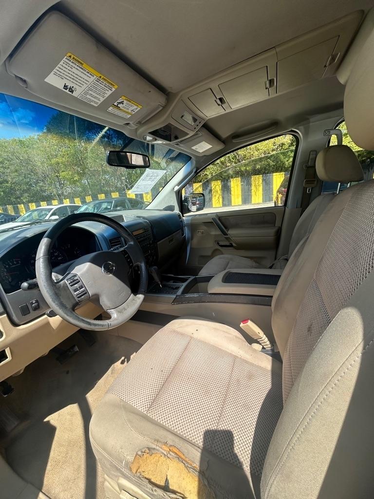 Nissan Armada  2005