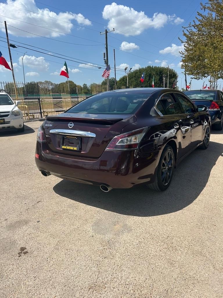 Nissan Maxima  2014