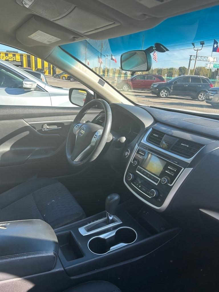 Nissan Altima  2016