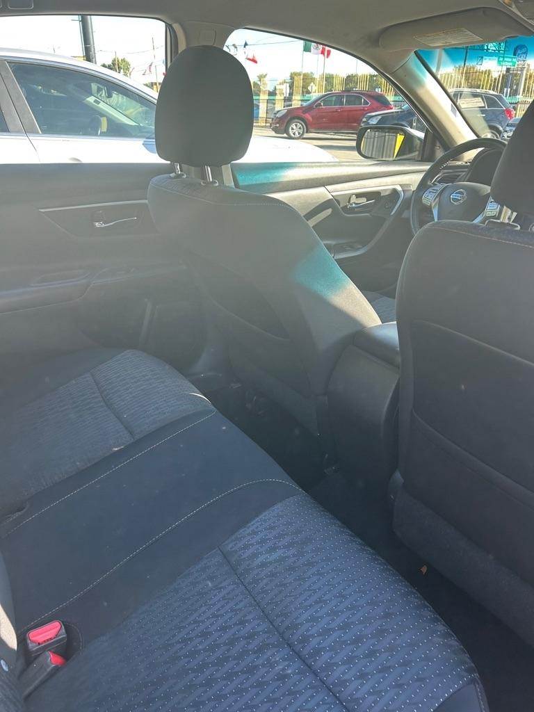 Nissan Altima  2016