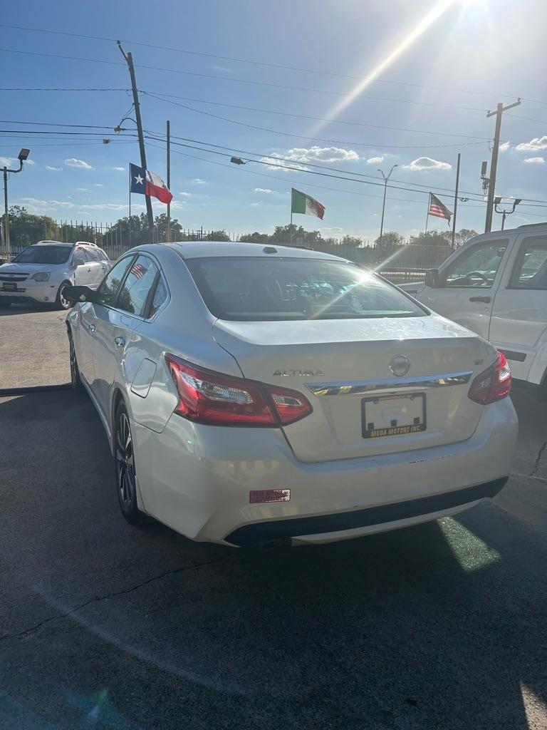 Nissan Altima  2016