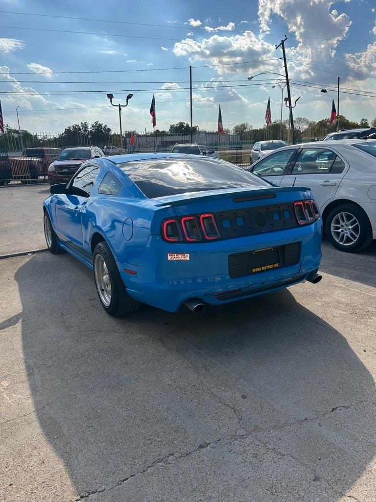 Ford Mustang  2013