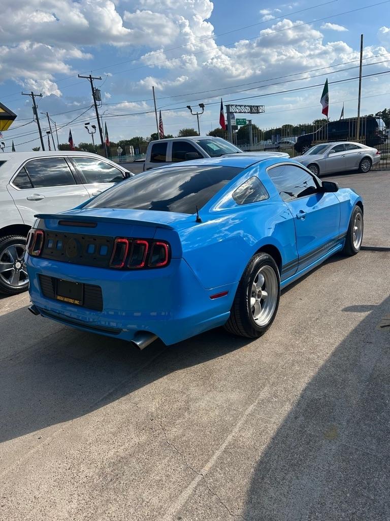 Ford Mustang  2013
