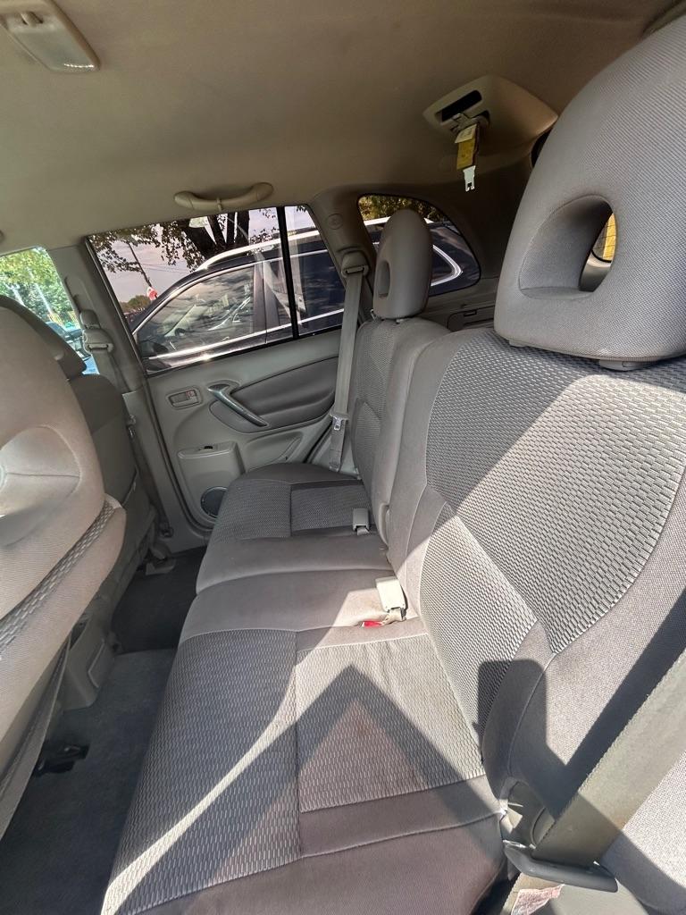 Toyota RAV4  2005
