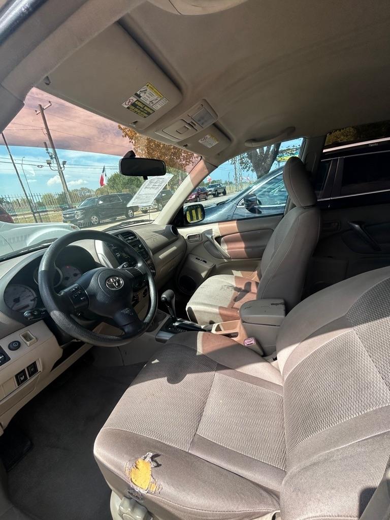 Toyota RAV4  2005