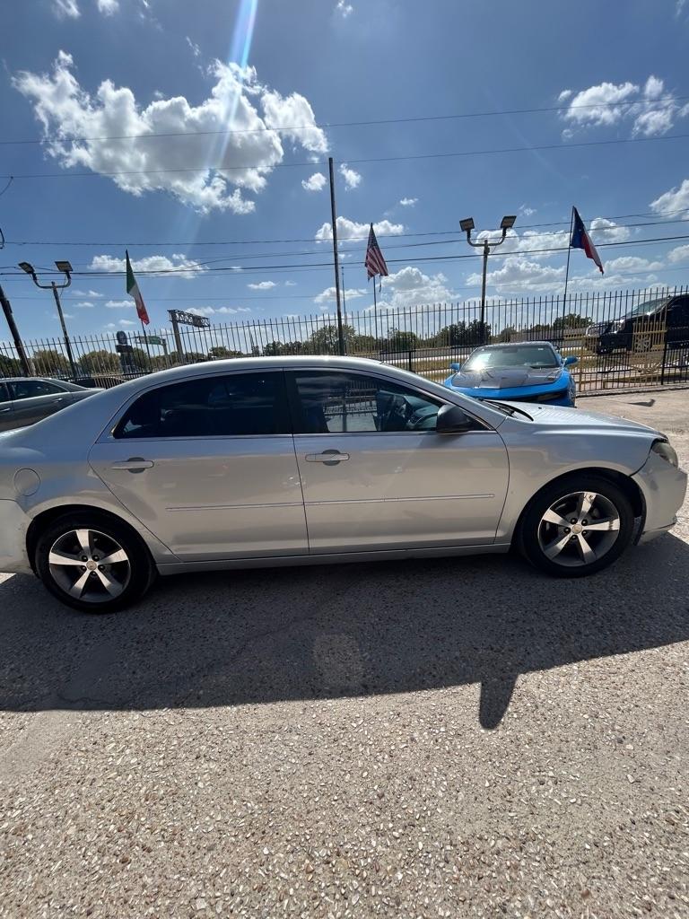 Chevrolet Malibu  2011