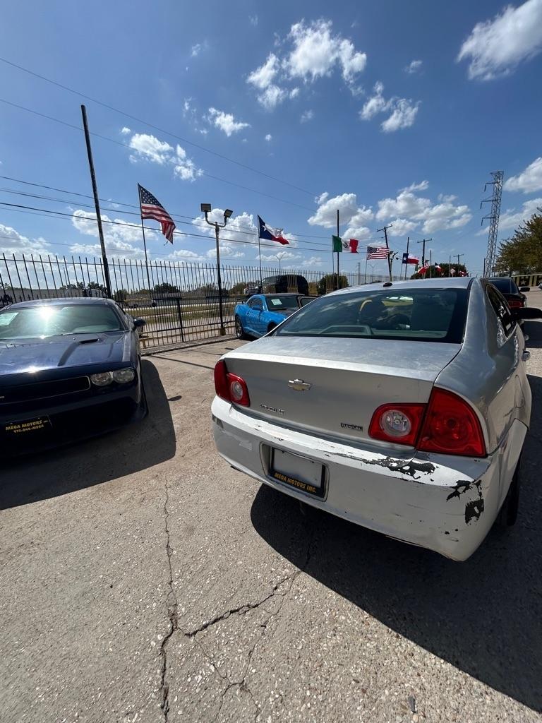 Chevrolet Malibu  2011
