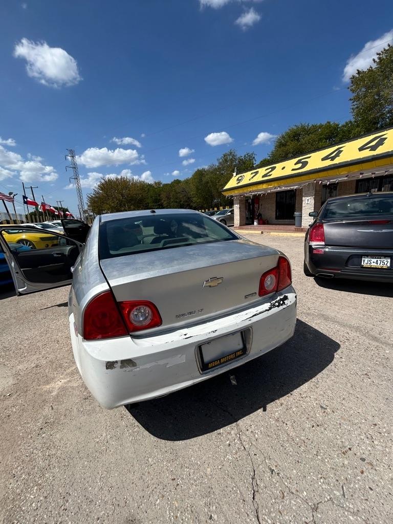 Chevrolet Malibu  2011