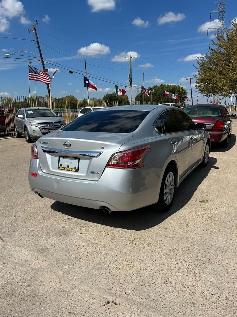 Nissan Altima  2013