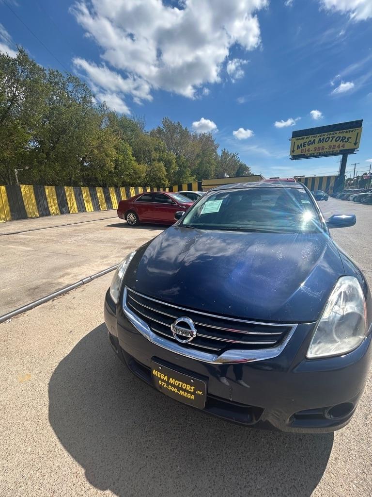 Nissan Altima  2012