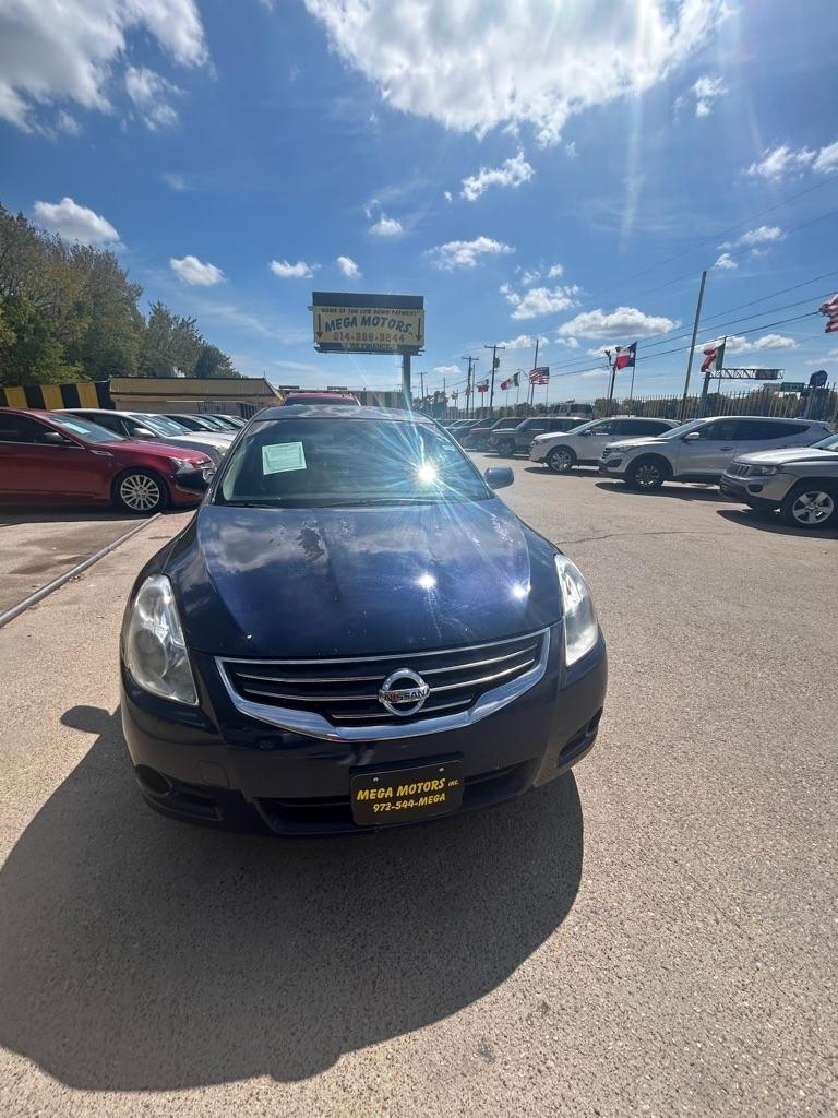Nissan Altima  2012