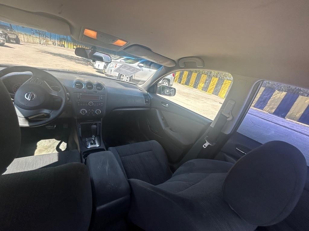 Nissan Altima  2012