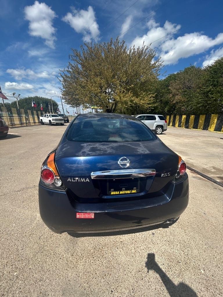 Nissan Altima  2012