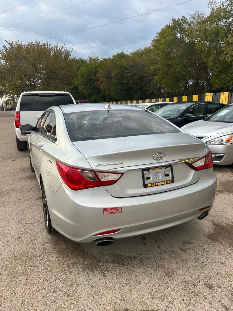 Hyundai Sonata  2013