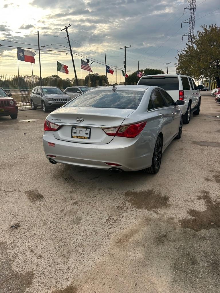 Hyundai Sonata  2013