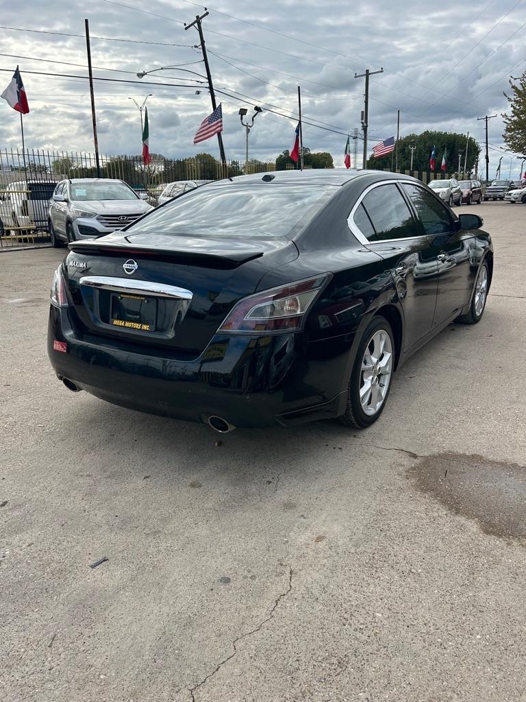 Nissan Maxima  2014
