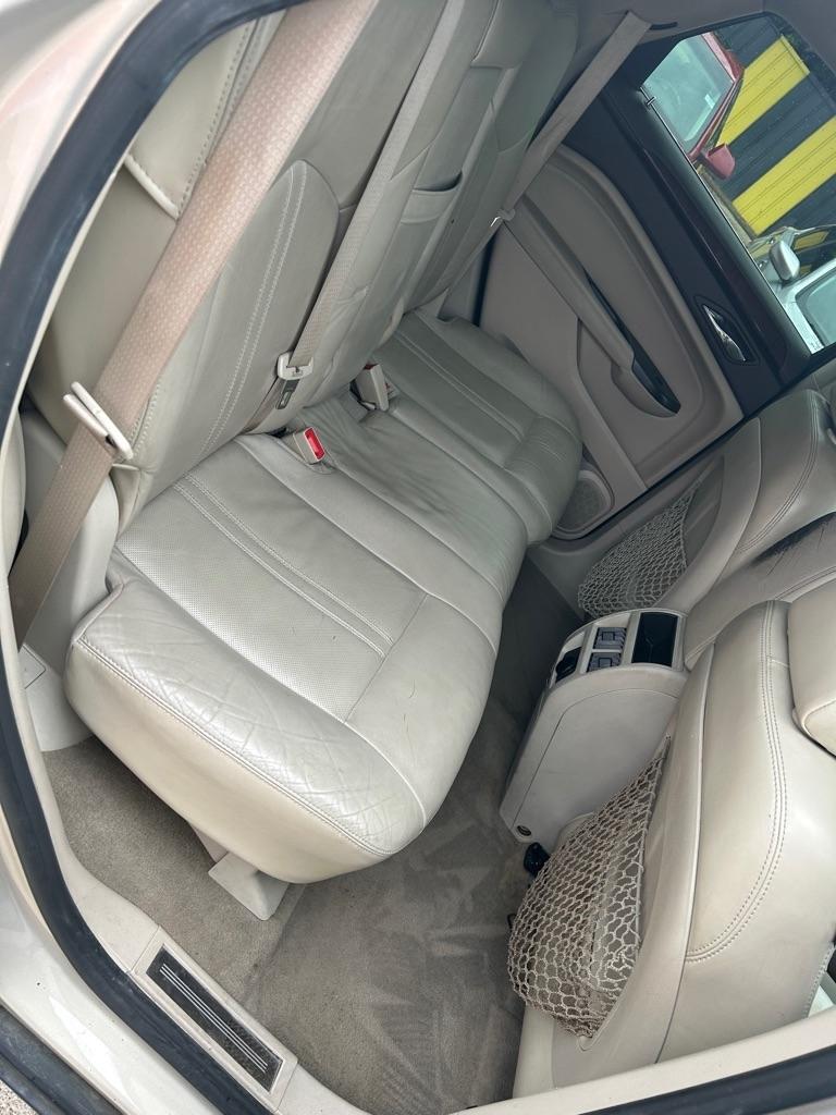 Cadillac SRX  2011