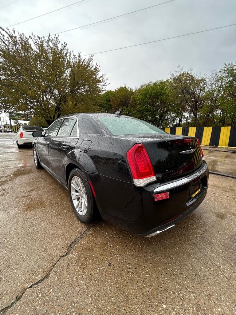 Chrysler 300  2016