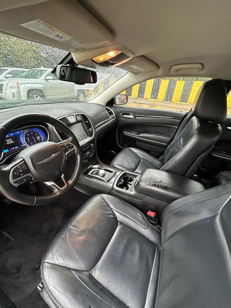 Chrysler 300  2016