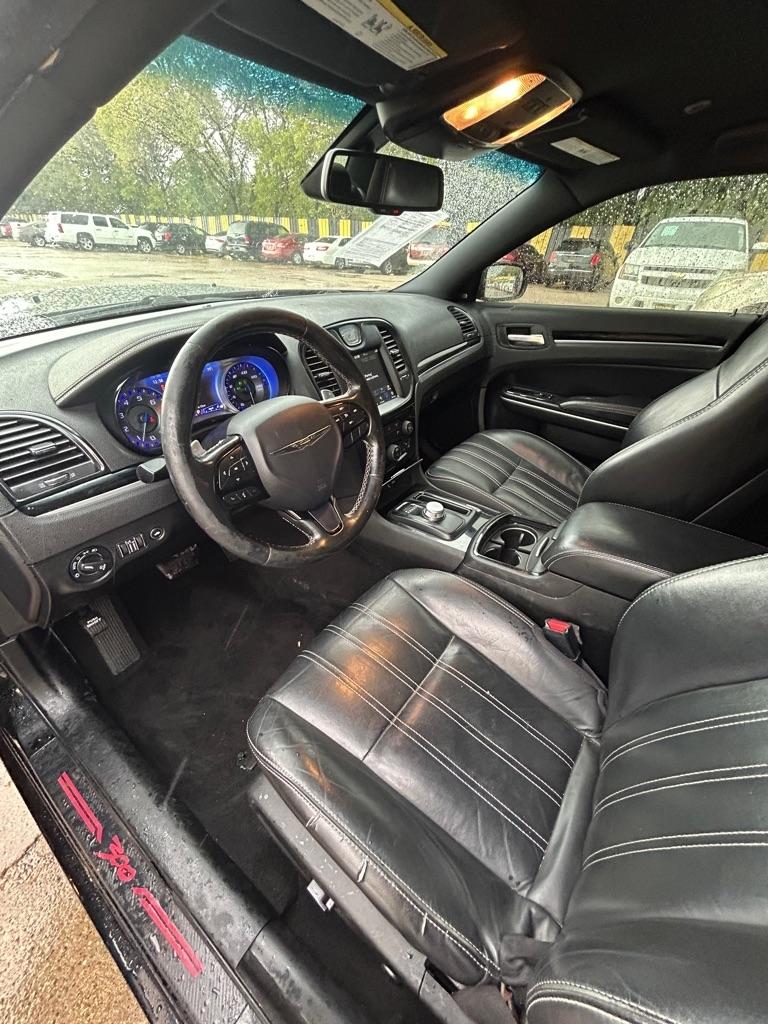 Chrysler 300  2019