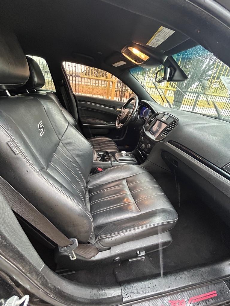Chrysler 300  2019