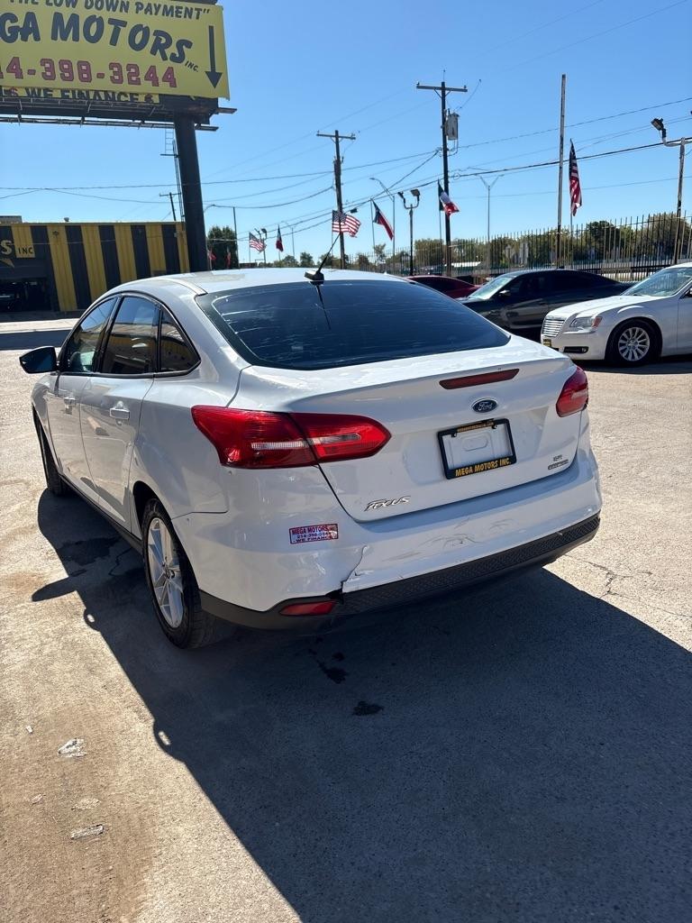 Ford Focus  2016