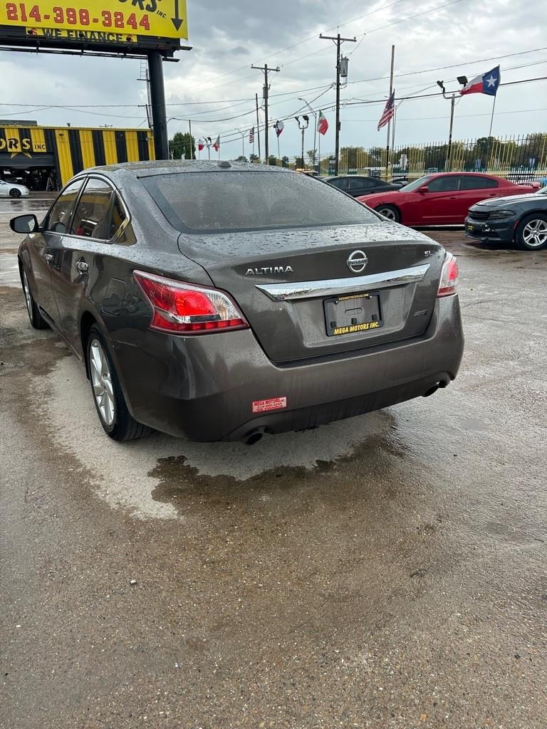 Nissan Altima  2013
