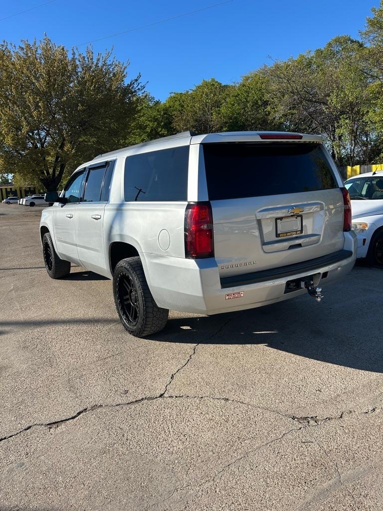 Chevrolet Suburban  2015