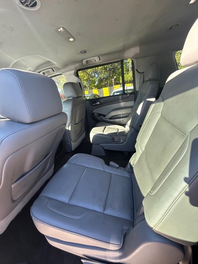 Chevrolet Suburban  2015