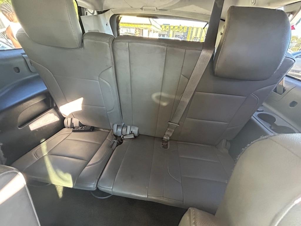 Chevrolet Suburban  2015